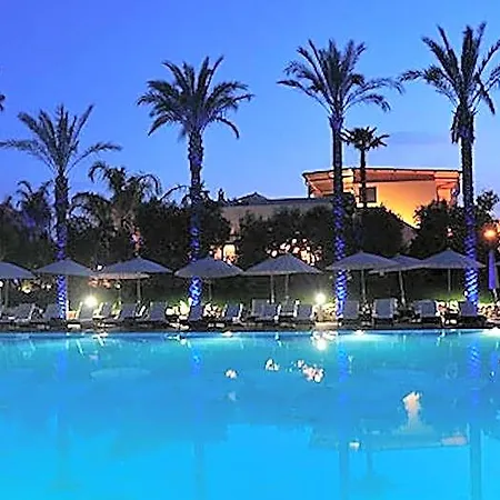 Paradise 4*